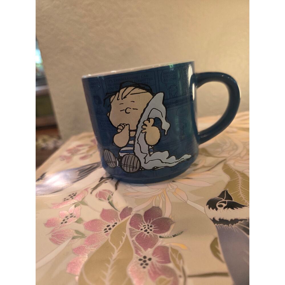 Linus and His Blanket PEANUTS, 10 Oz Ceramic Coffee Mug